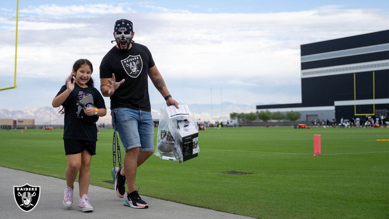 Marcus Peters' West Oakland energy quickly spreading at Raiders training  camp - The Athletic