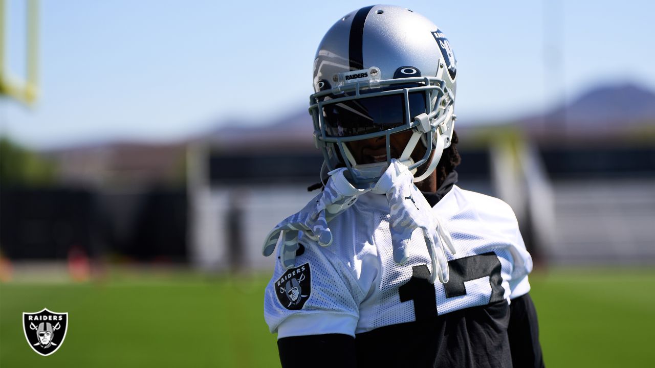 Raiders WR Davante Adams exits practice with injury