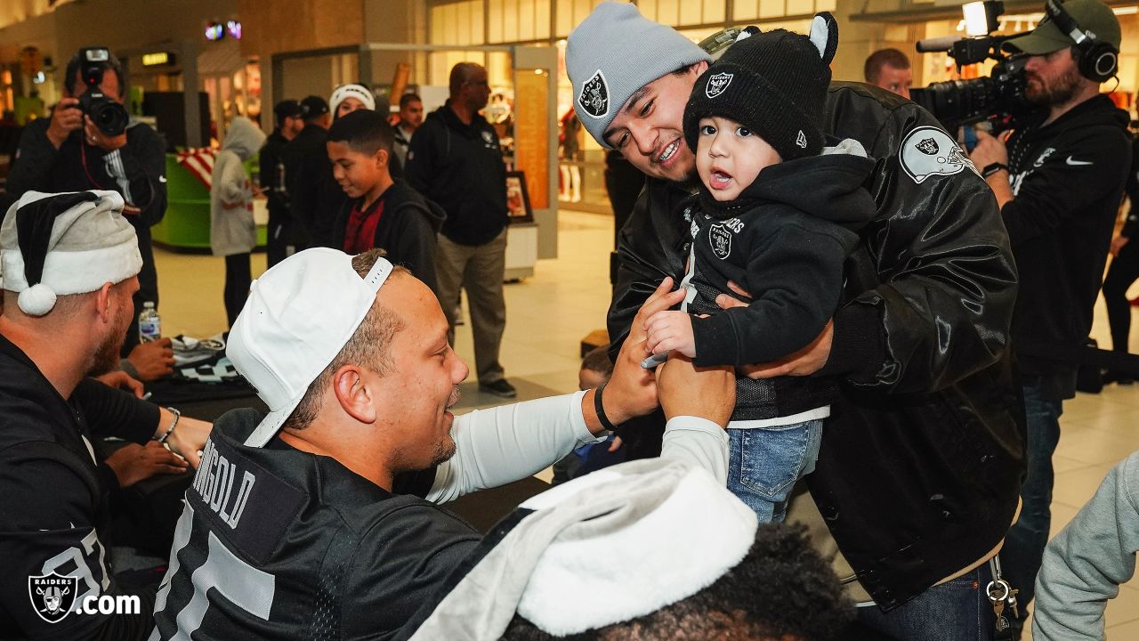 Oakland Raiders Community Outreach: Toys For Tots