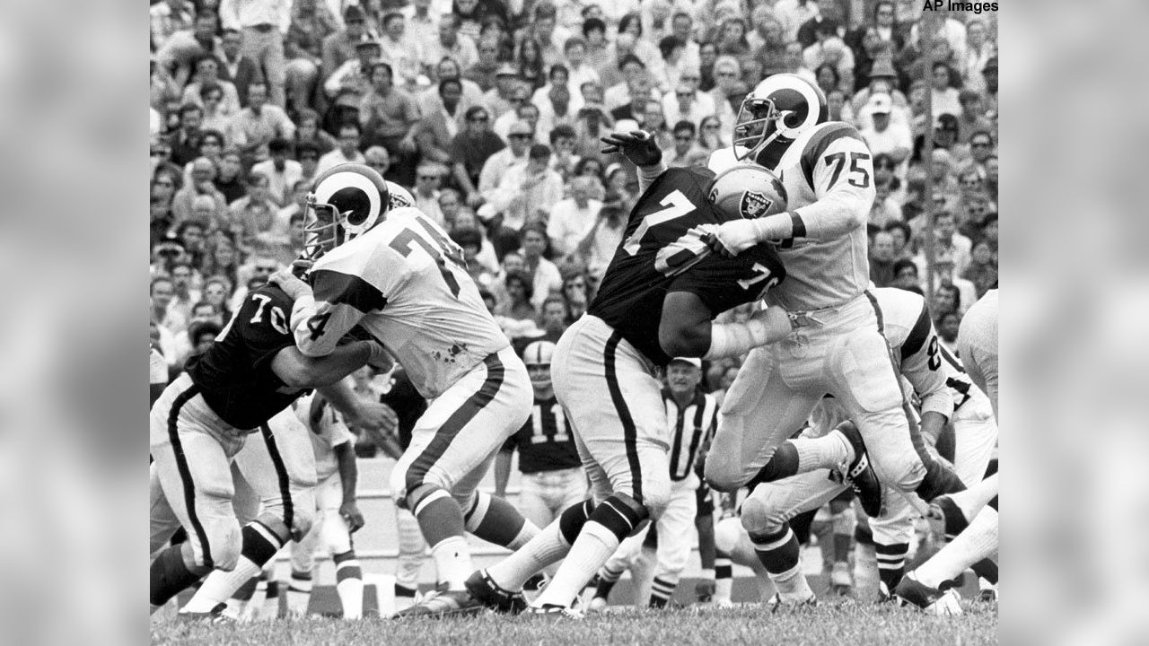 RAIDERS-RAMS RIVALRY IN PICTURES