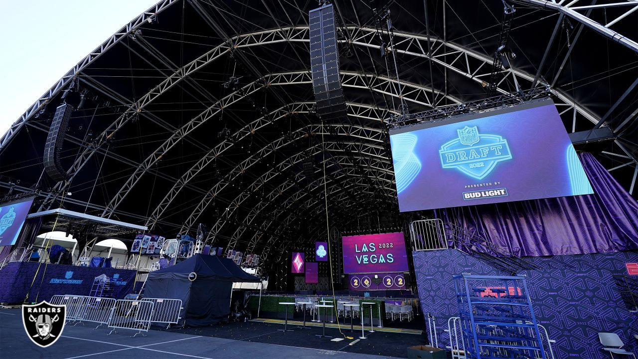 Las Vegas Raiders New Era 2022 NFL Draft Official On-Stage Black/Gray - The  Locker Room of Downey