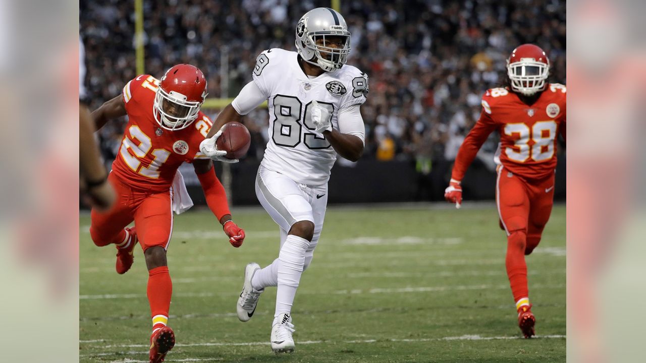 14,949 Raiders Vs Chiefs Photos & High Res Pictures - Getty Images