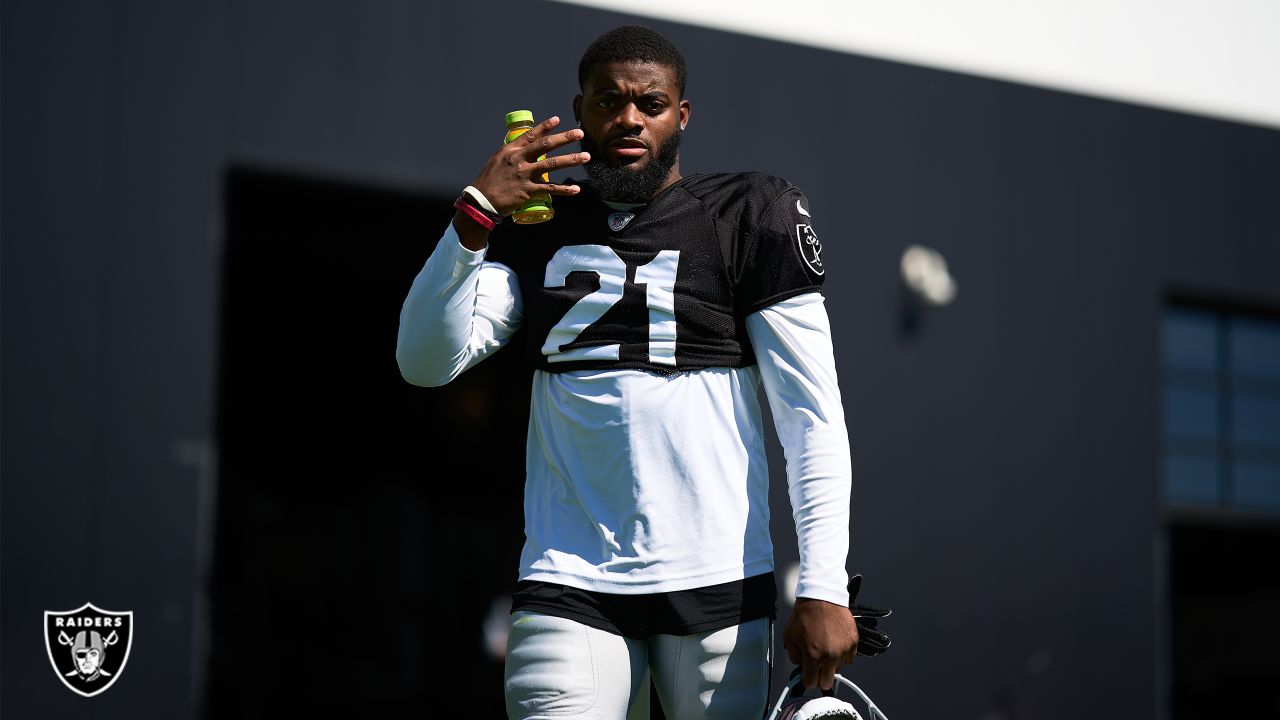 Raiders cornerback Amik Robertson (21) reacts to an early hit