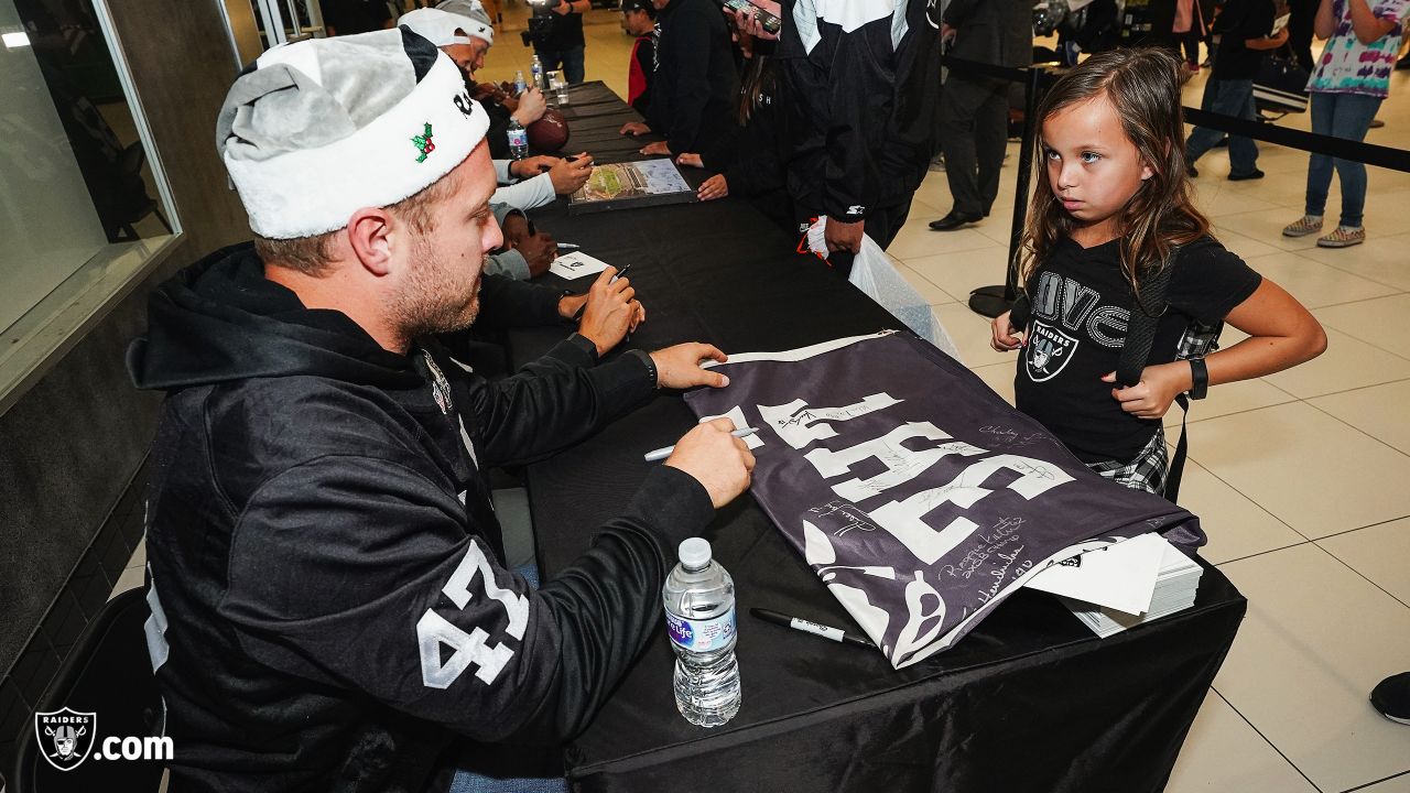 Oakland Raiders Community Outreach: Toys For Tots