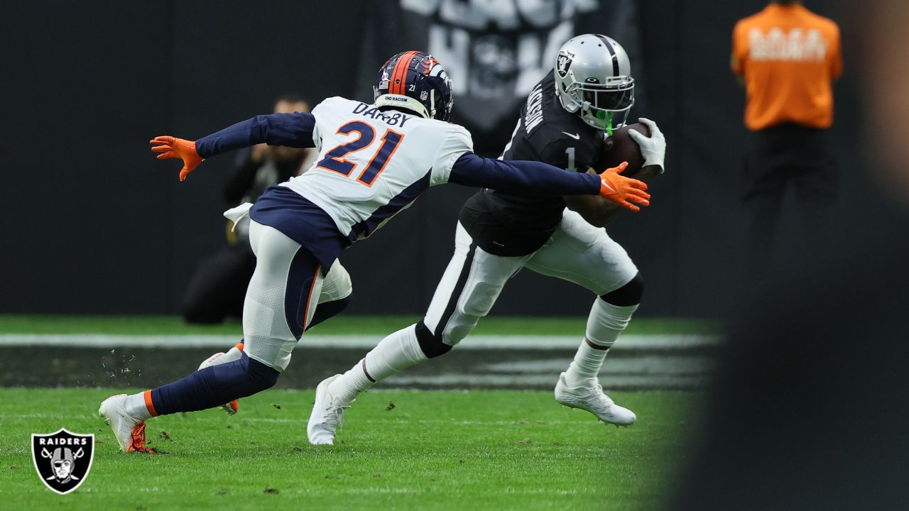 Denver Broncos' defense wilts late against run-heavy Raiders