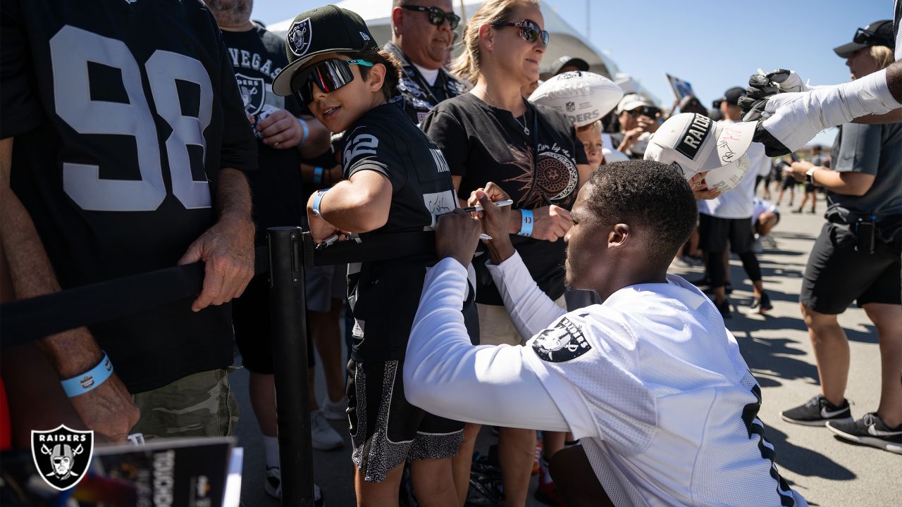 Photos: Fans at 2023 Training Camp