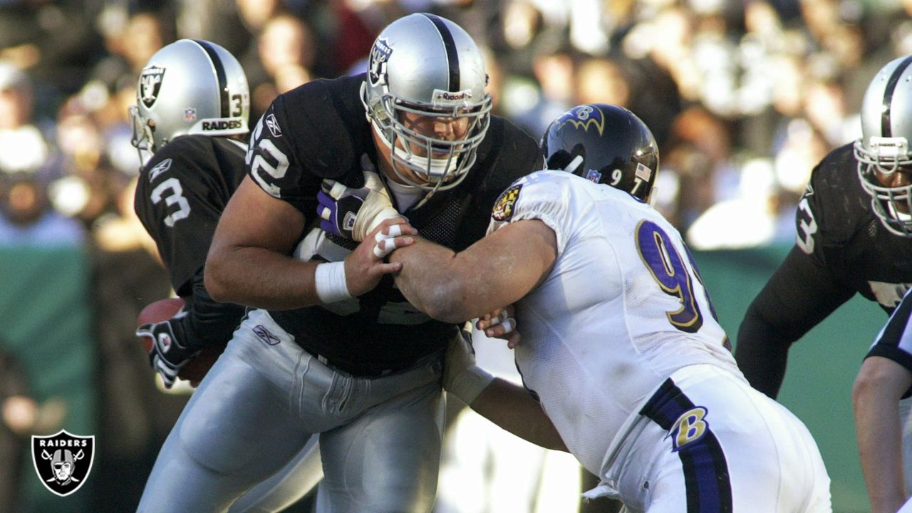 Oakland, California, USA. 14th Jan, 2001. Oakland Raiders vs. Baltimore  Ravens at Oakland Alameda County Coliseum Sunday, January 14, 2001. Ravens  Beat Raiders 19-3. AFC championship game. Baltimore Ravens defensive tackle  Tony