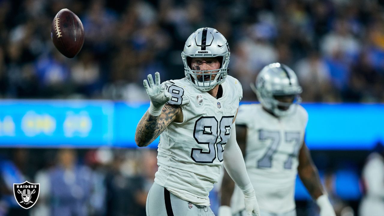 Oakland Raiders defensive end Maxx Crosby (98) on the bench during