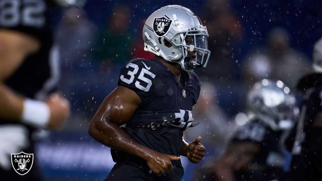 Las Vegas Raiders running back Zamir White (35) leaves the field against  the Indianapolis Colts during the first half of an NFL football game,  Sunday, Nov 13, 2022, in Las Vegas. (AP