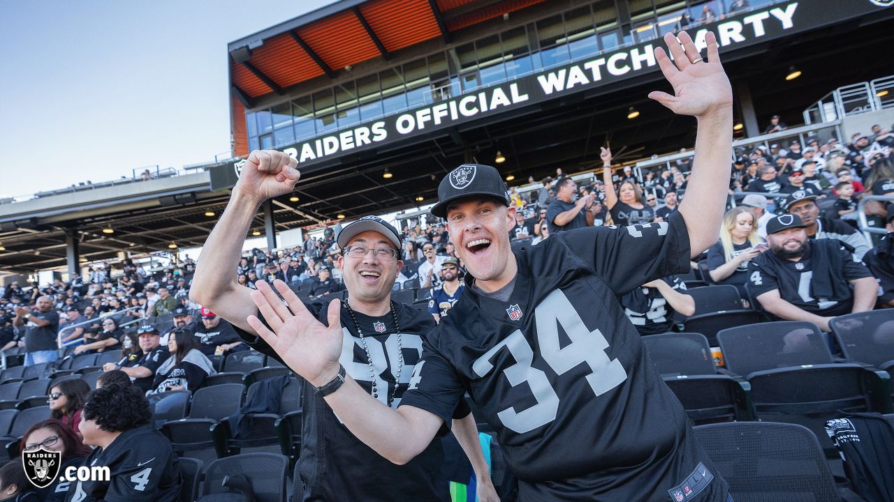 Raiders' Las Vegas fans hit jackpot with loud performance in opener