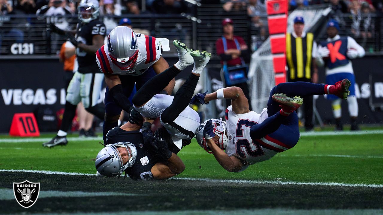 Las Vegas Raiders wide receiver Mack Hollins runs for a touchdown