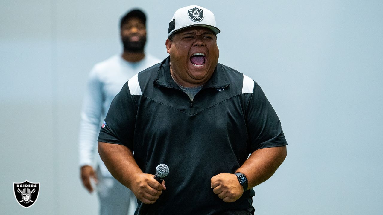 Photos: Raiders host youth for skills camp at HQ