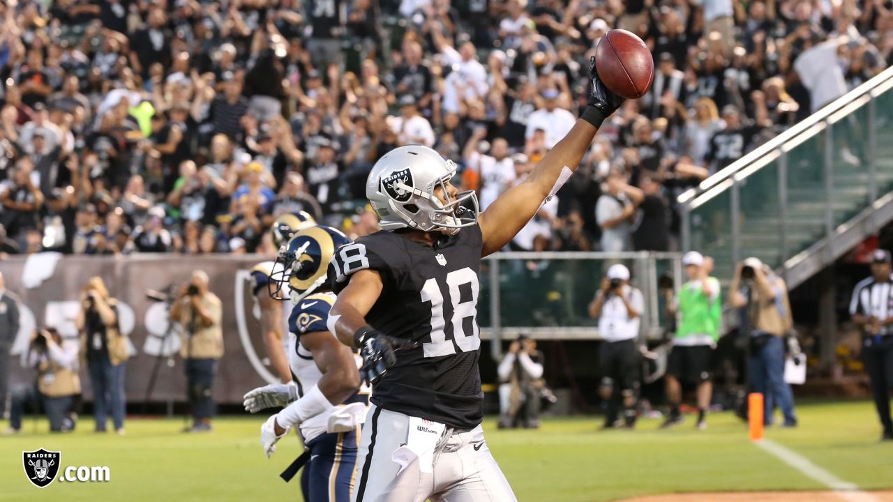 4,568 Los Angeles Rams V Oakland Raiders Photos & High Res Pictures - Getty  Images