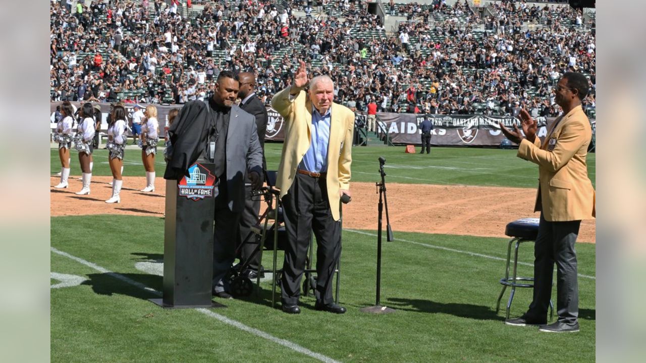 Memorable plays during Raiders days puts Ken Stabler on doorstep of Hall of  Fame - Newsday