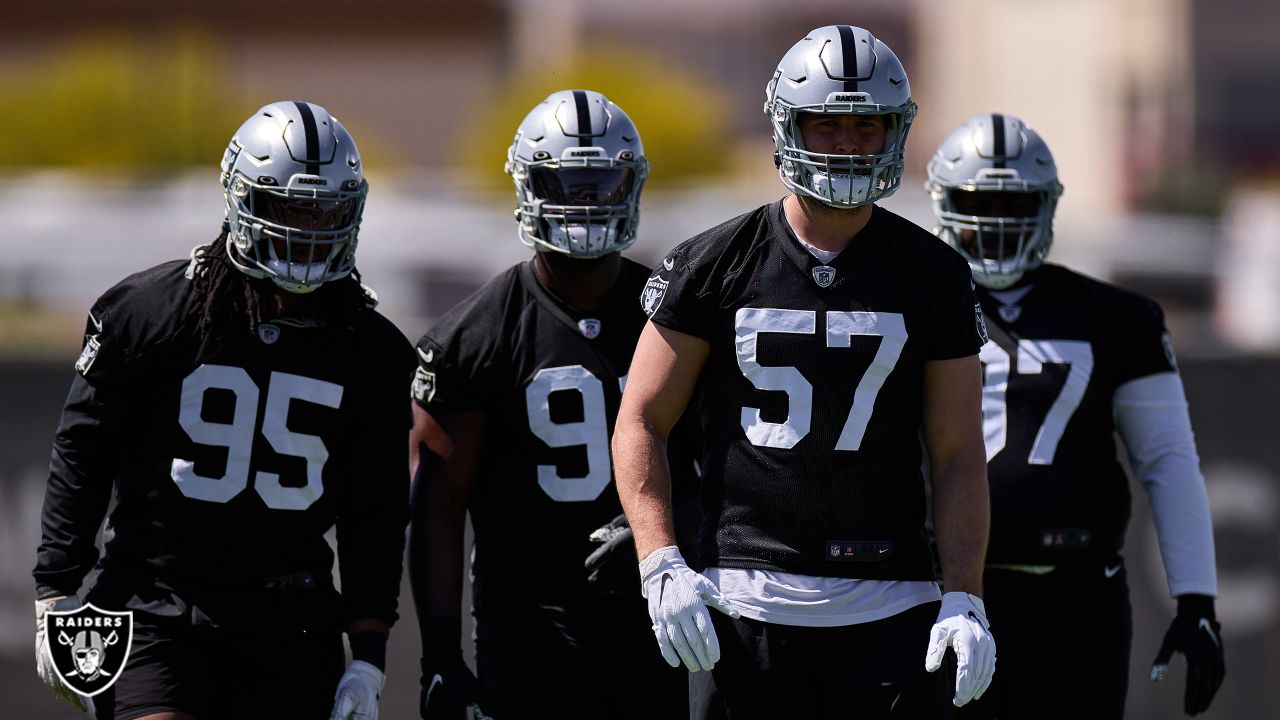 AFC inside linebacker Denzel Perryman of the Las Vegas Raiders (52) during  the first half of the Pro Bowl NFL football game, Sunday, Feb. 6, 2022, in  Las Vegas. (AP Photo/Rick Scuteri