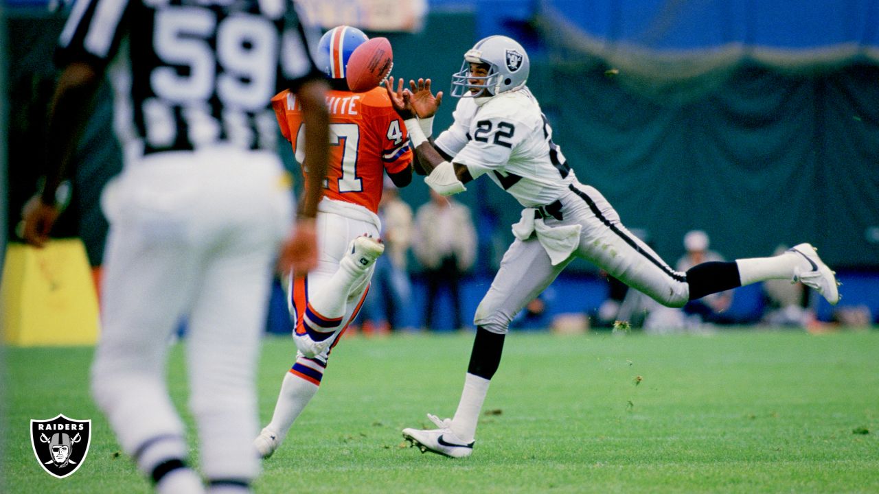 On This Date in Raiders History: Mike Haynes inducted into the Hall of Fame