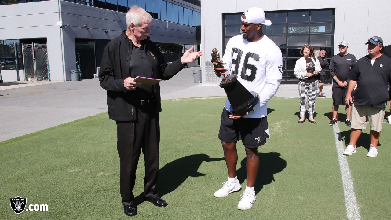 Clelin Ferrell receives the Ted Hendricks Award