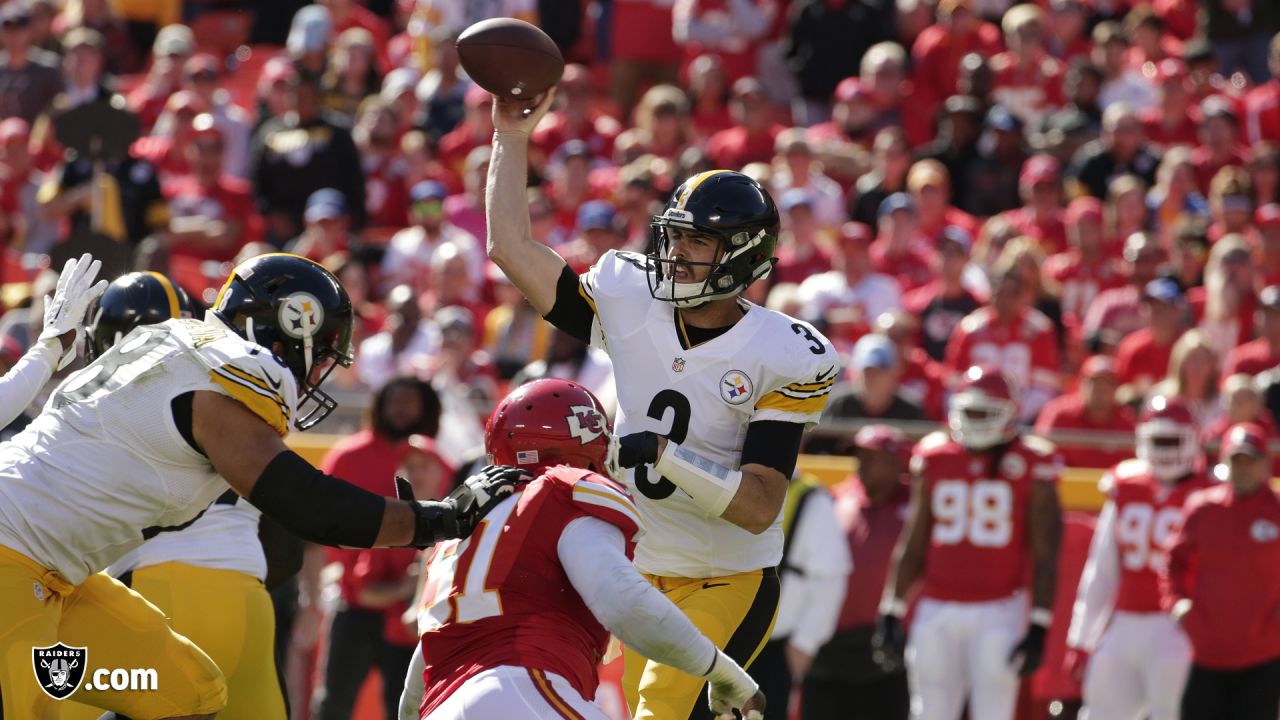 Raiders sign ex-Steelers QB Landry Jones; TE Cook goes to Saints