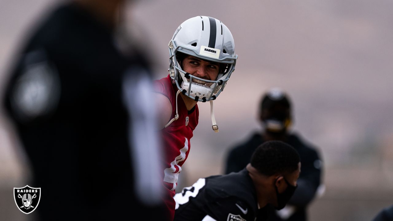 Las Vegas Raiders 2020 season preview: Can defense, Derek Carr step up in  first year in Sin City? - ABC7 San Francisco