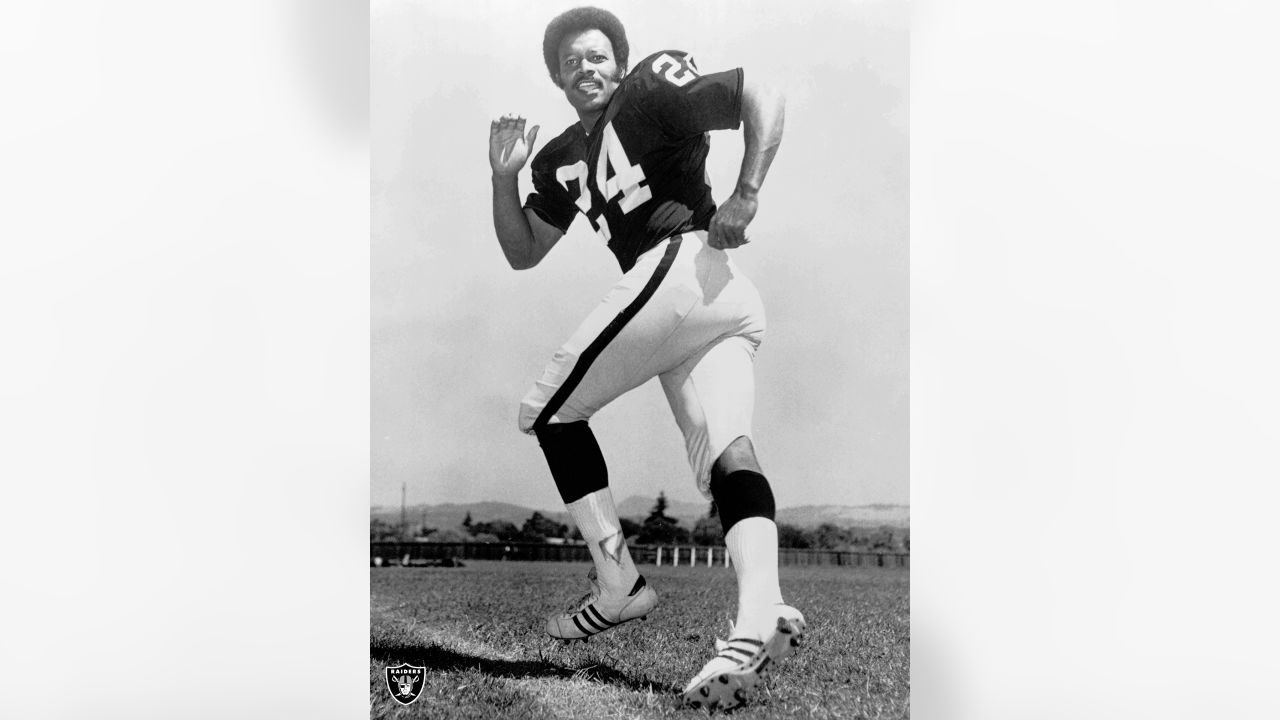 Willie Brown Signed Raiders Stance 8×10 Photo w/HOF'84 – Schwartz Sports  Memorabilia