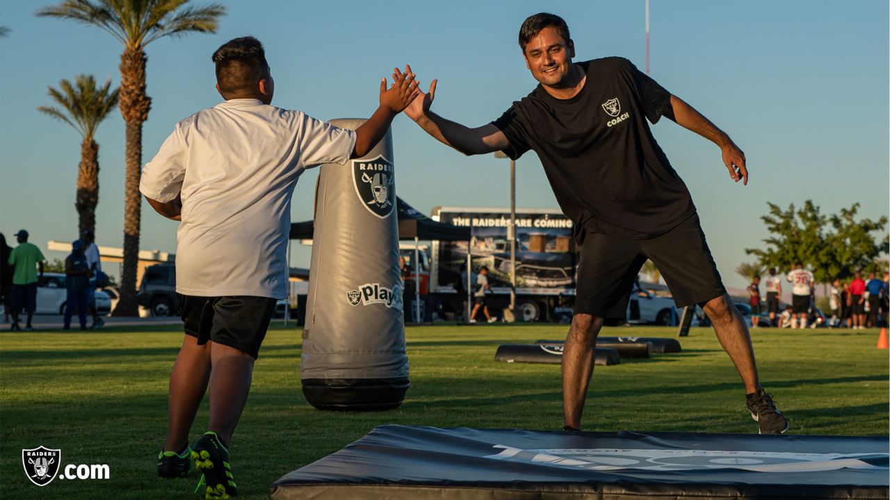 Raiders donate helmets to Las Vegas youth