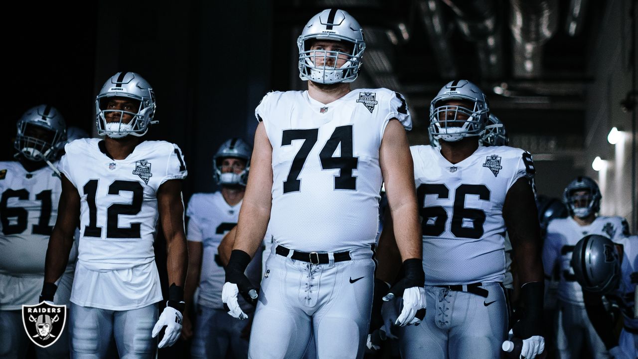 Video, NFL, Carl Nassib, jugador de Las Vegas Raiders, revela que