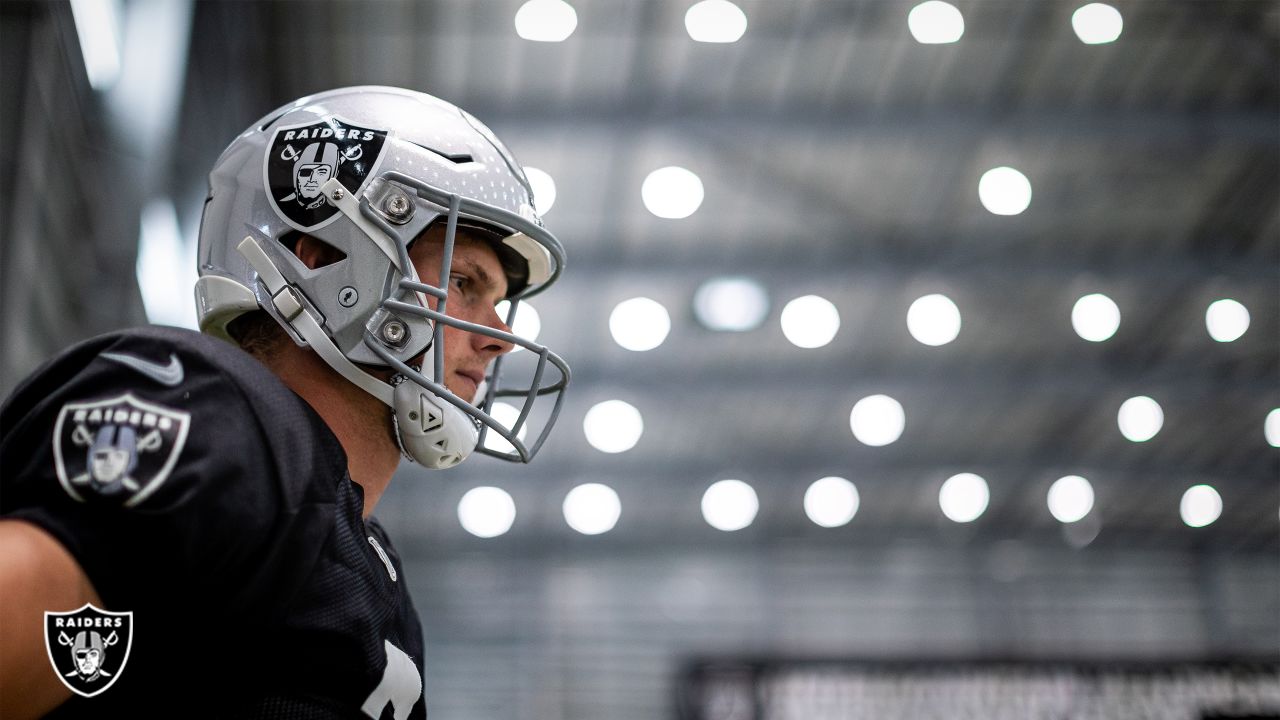 Las Vegas Raiders defensive end Carl Nassib (94) during training camp on  Thursday, Aug 19, 2021, in Thousand Oaks, Calif. (Dylan Stewart/Image of  Spor Stock Photo - Alamy