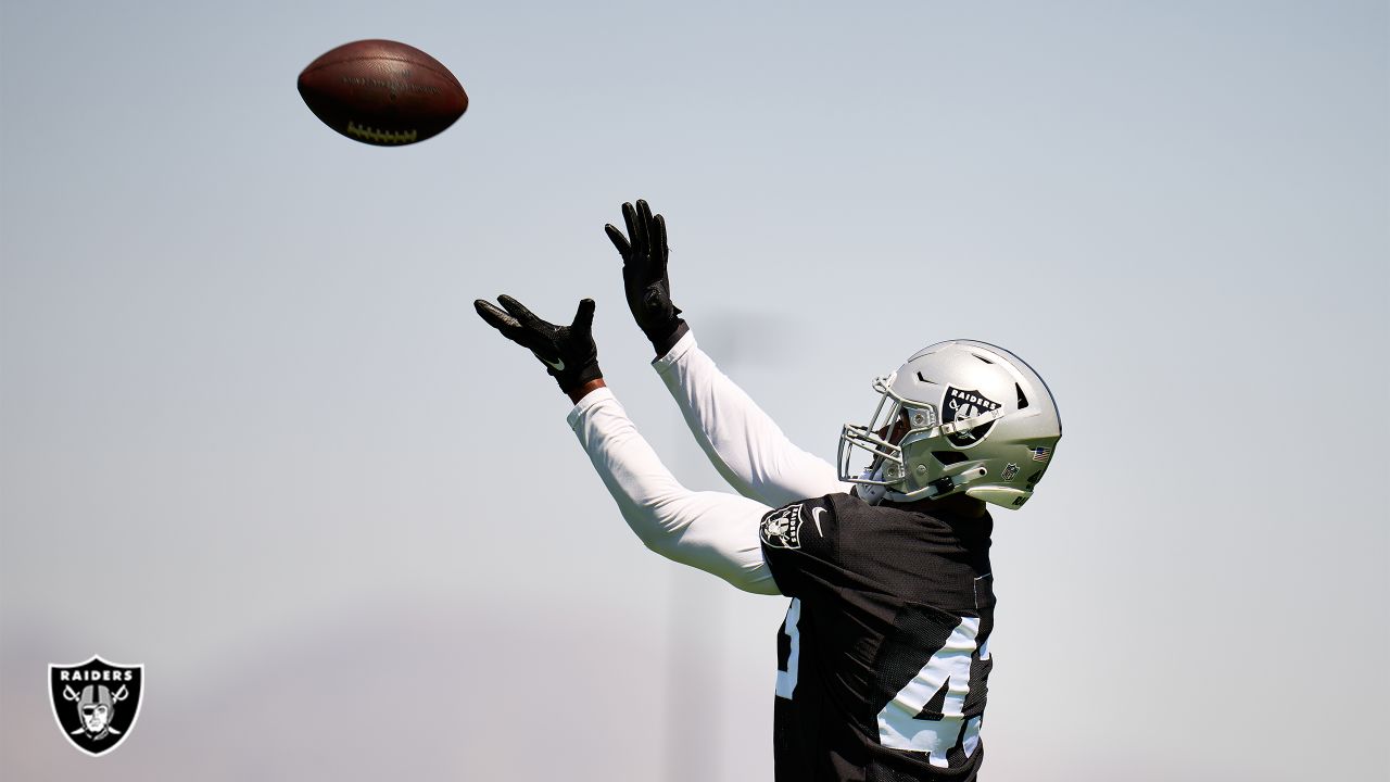 Raiders OTAs: Brown, Deablo Rotating Next to Denzel Perryman