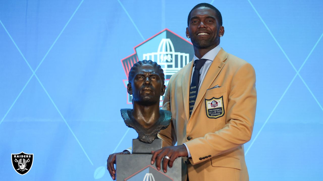 Modern Notoriety on X: Hall of Fame WR @RandyMoss pulled up to