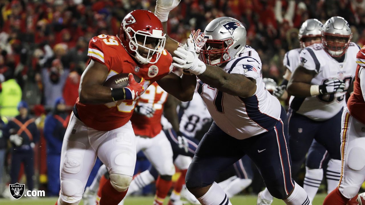 Oakland Raiders sign tackle Trent Brown