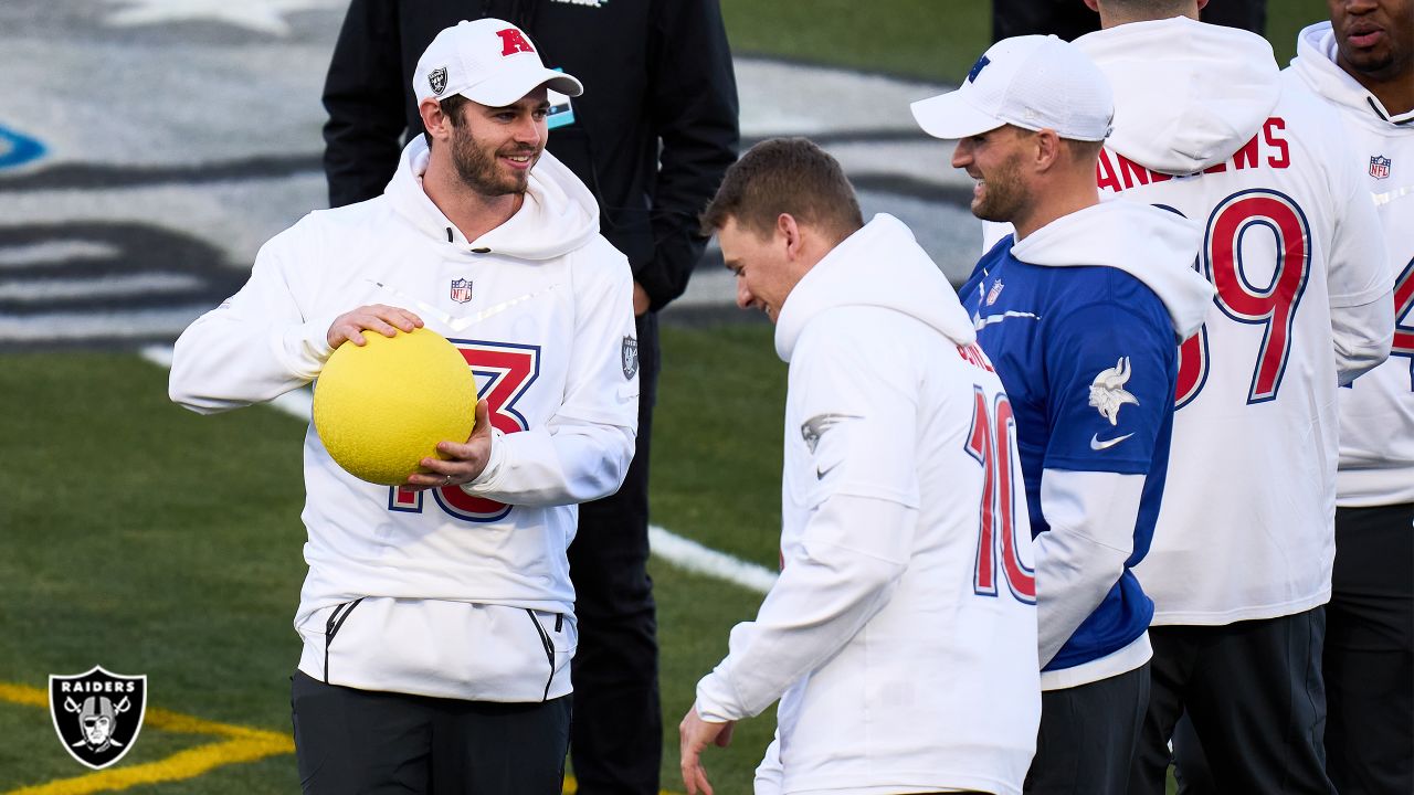 Hunter Renfrow shows off arm at NFL Pro Bowl Skills Challenge