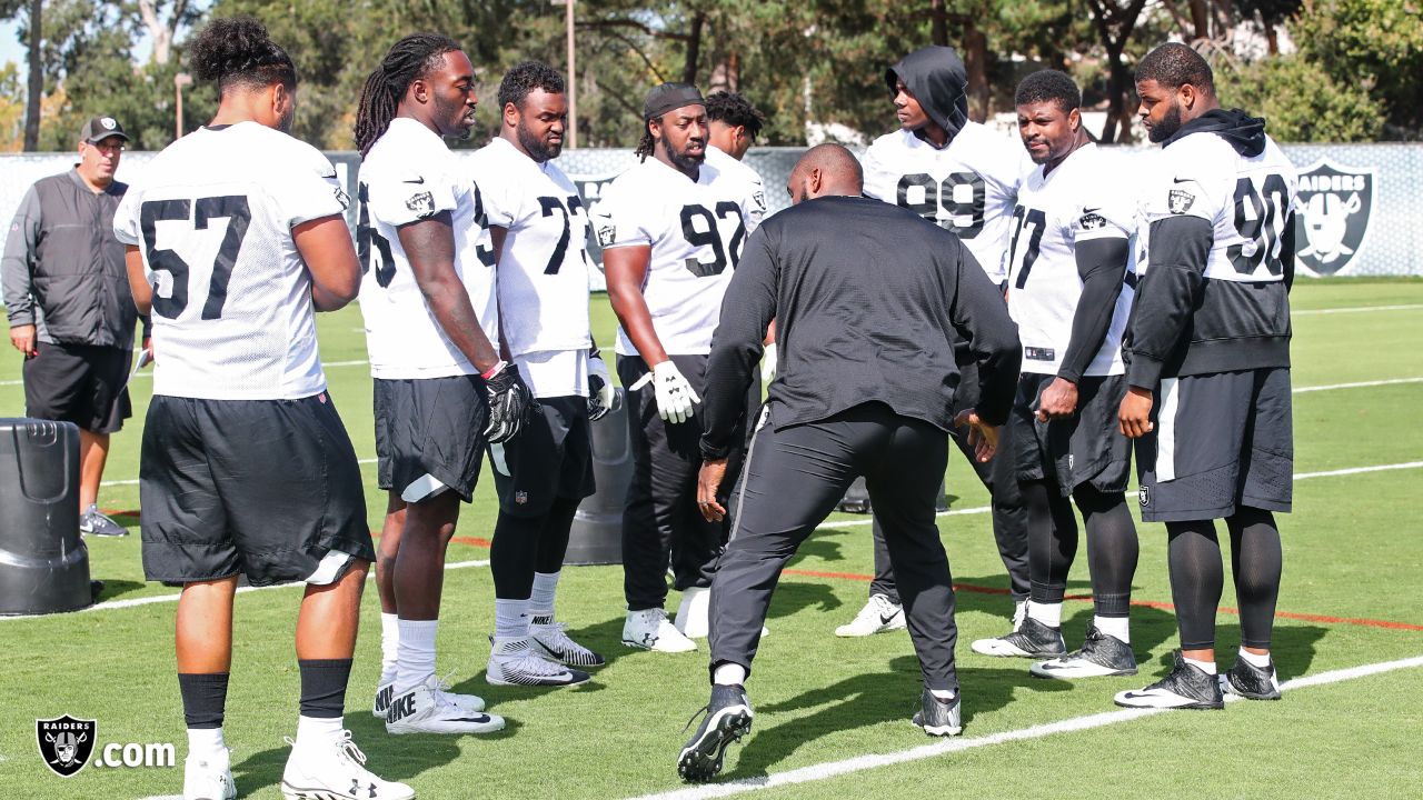 Oakland Raiders middle linebacker Marquel Lee (52) celebrates after making  a defensive stop wit …