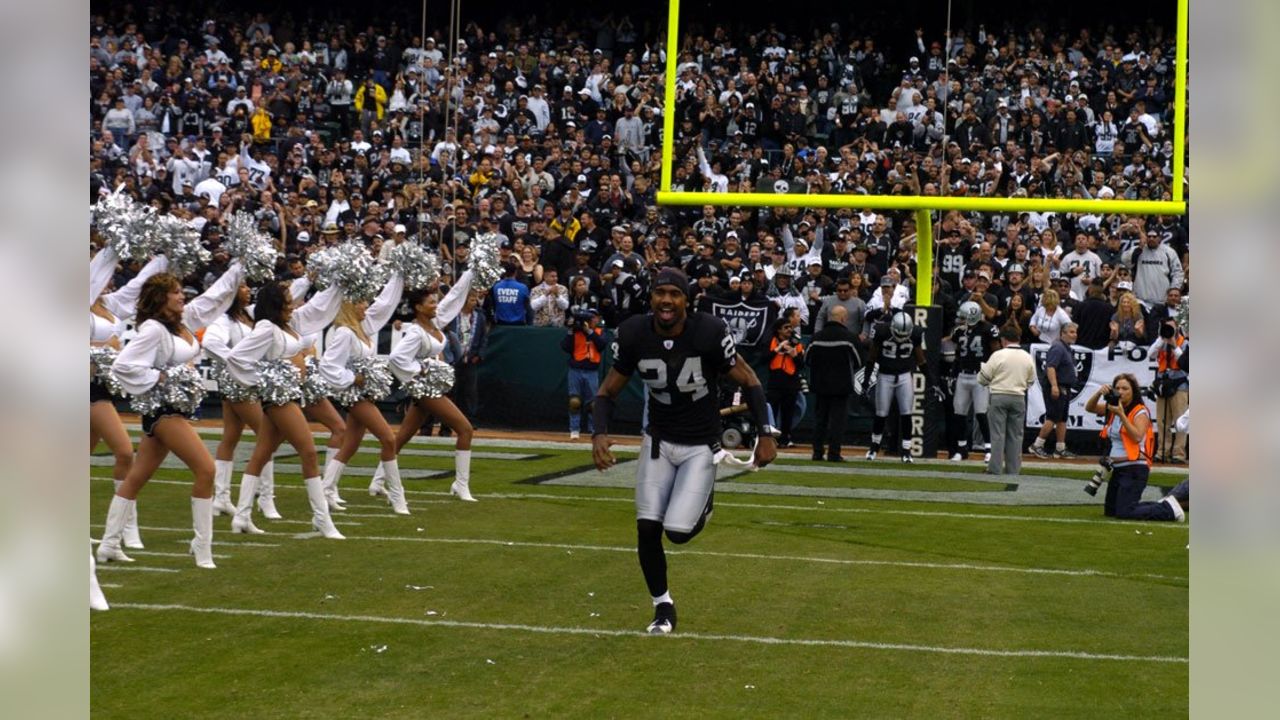 NFL on ESPN on Instagram: “Charles Woodson takes the field in Oakland for  the last home game as a…