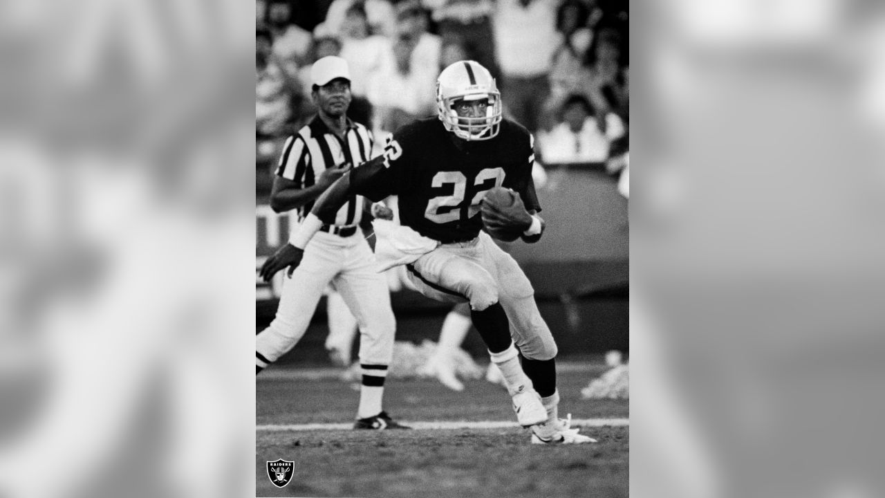 On This Date in Raiders History: Mike Haynes inducted into the Hall of Fame