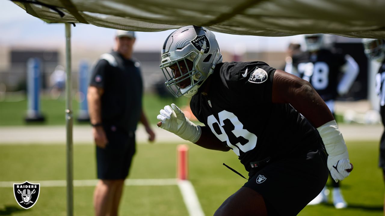 Las Vegas Raiders add Byron Young to foundation 