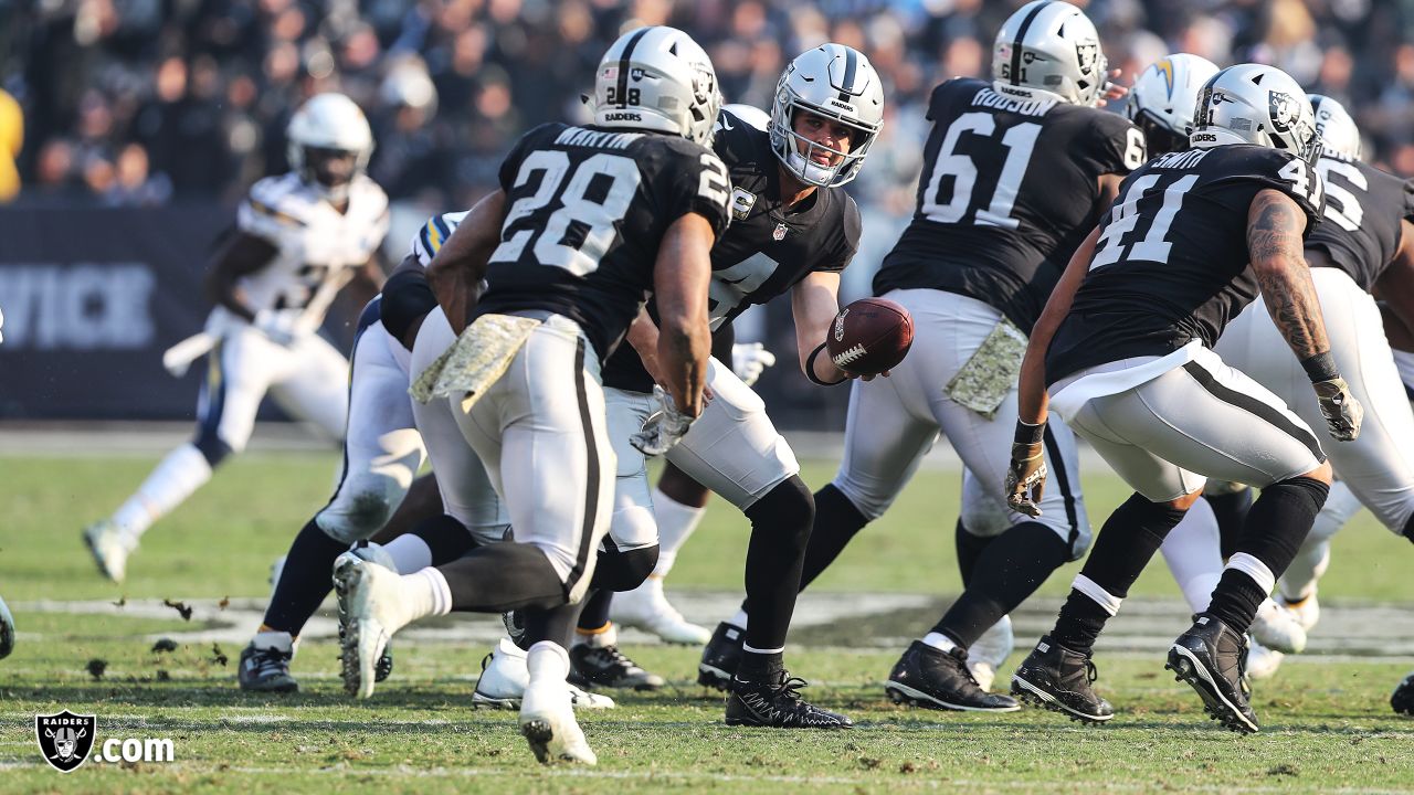 Jon Gruden salutes Derek Carr after QB leads Raiders past Saints