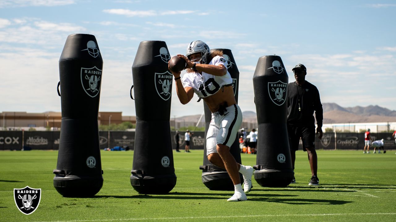 Raiders' Duron Harmon scores 1st career TD, spots family in stands, Raiders  News