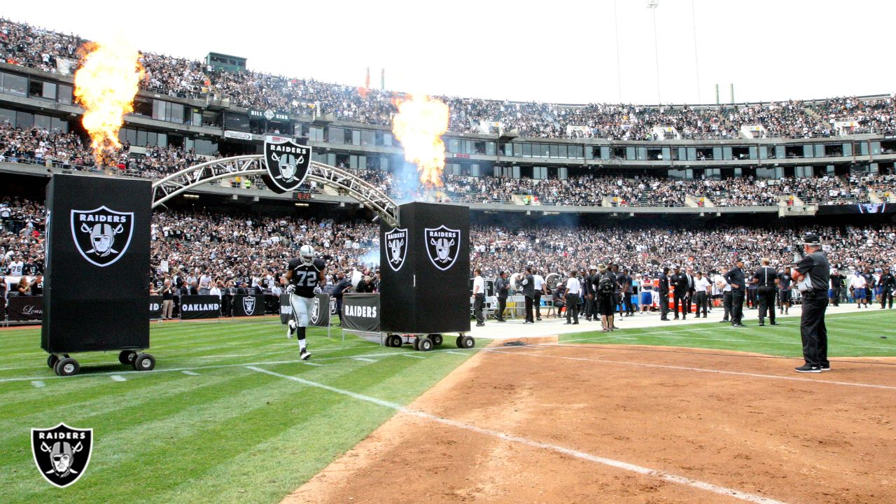 LT Donald Penn agrees to restructured contract with Raiders