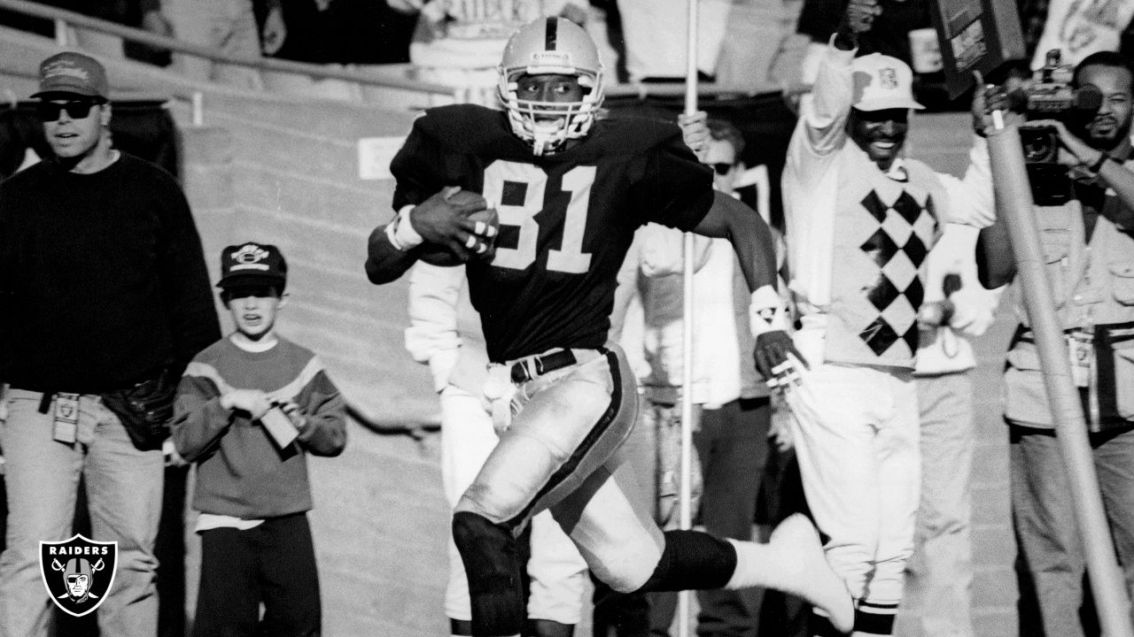 Tim Brown Oakland Raiders Los Angeles Raiders Silver and Black  Raiders  players, Oakland raiders football, Oakland raiders logo