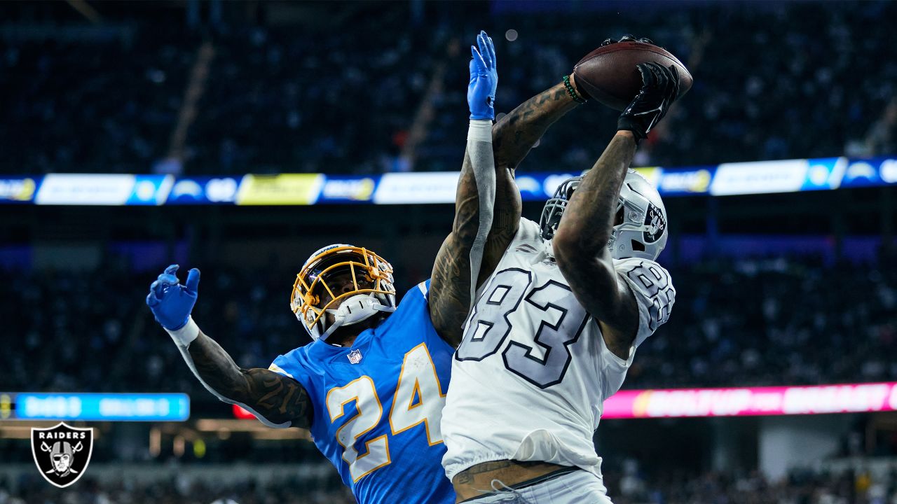 Las Vegas Raiders tight end Darren Waller (83) celebrates after a