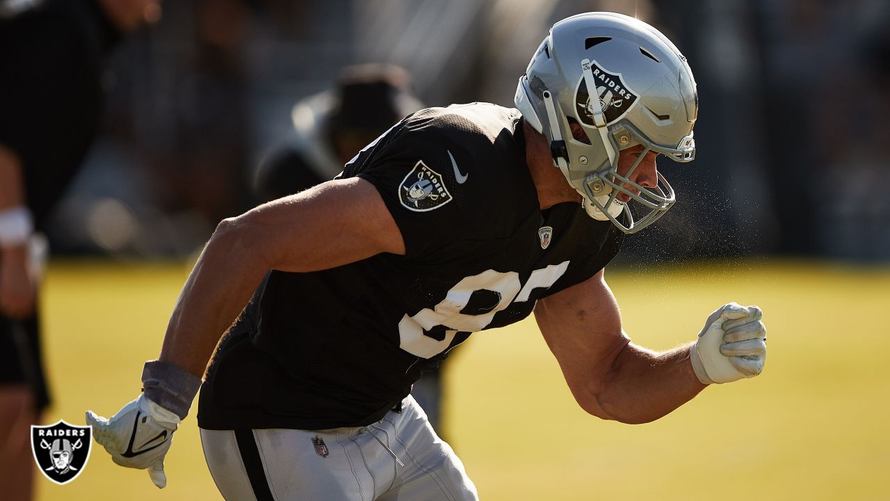 Raiders tight end Foster Moreau (87) moves into position prior to