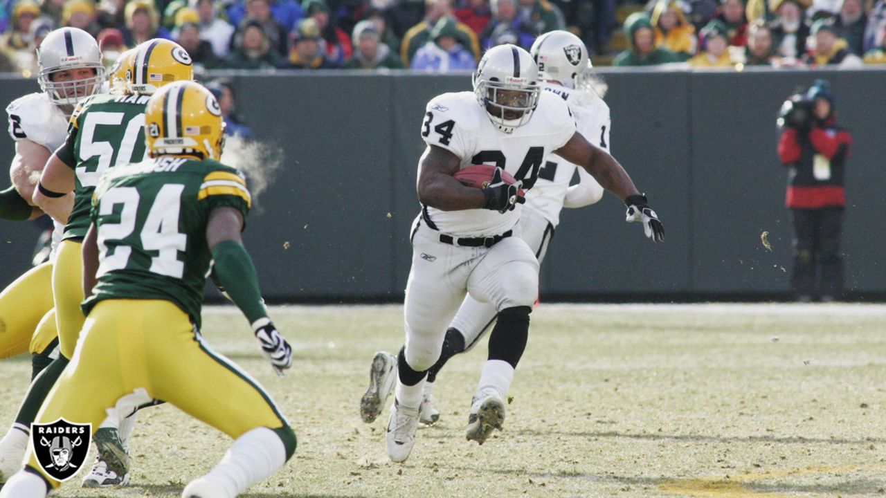 NFL: Green Bay Packers at Oakland Raiders