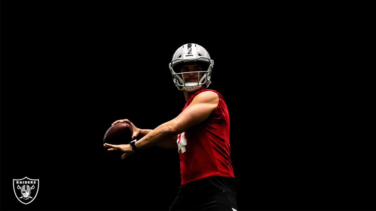 Top Shots: The 30 best photos of QB Derek Carr's 2020 season