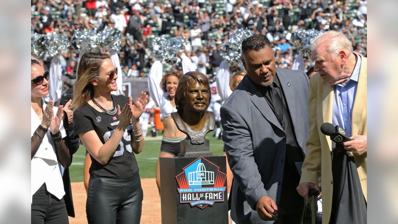 Pro Football Hall of Fame presents Ken Stabler's Ring of Excellence to  quarterback's family 