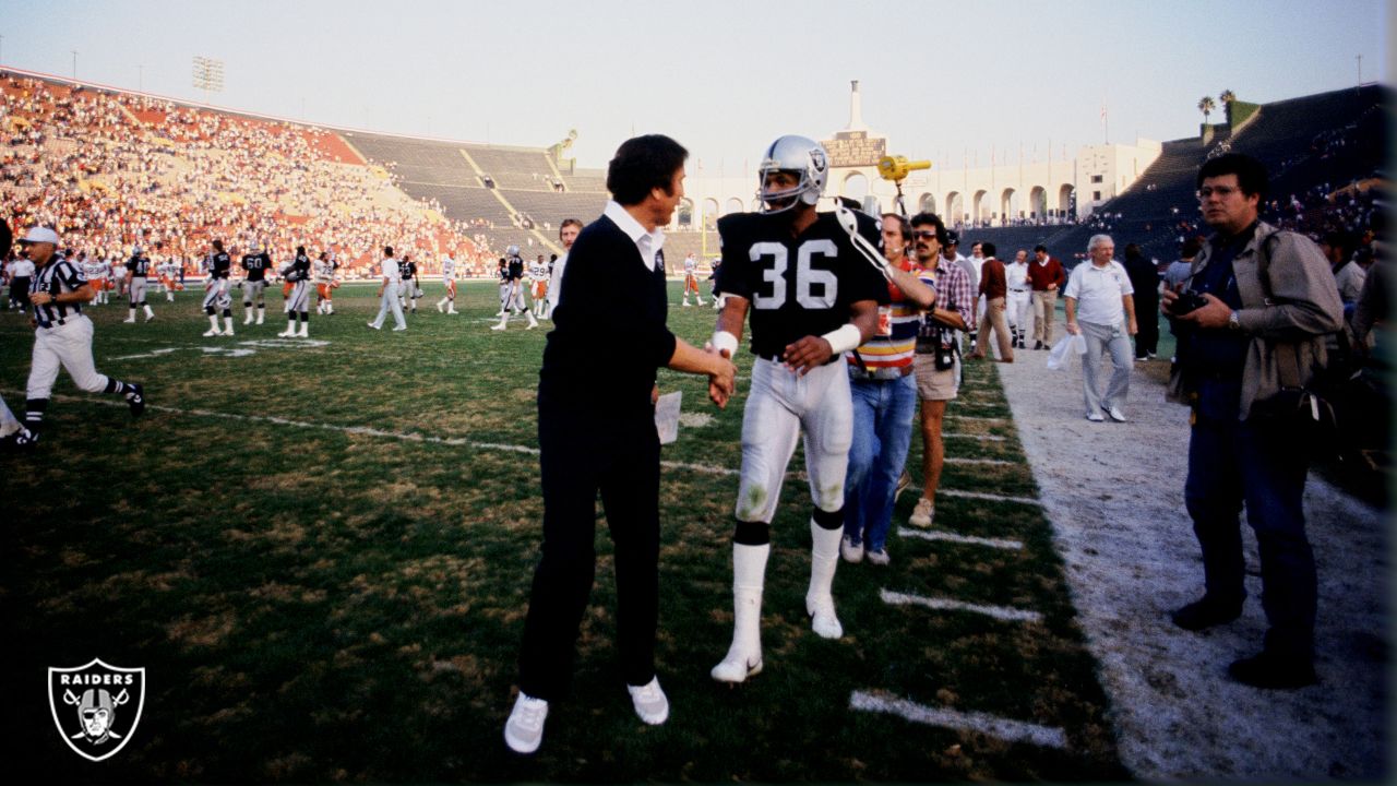 Raiders' Tom Flores finally gets his Hall of Fame moment - Silver And Black  Pride