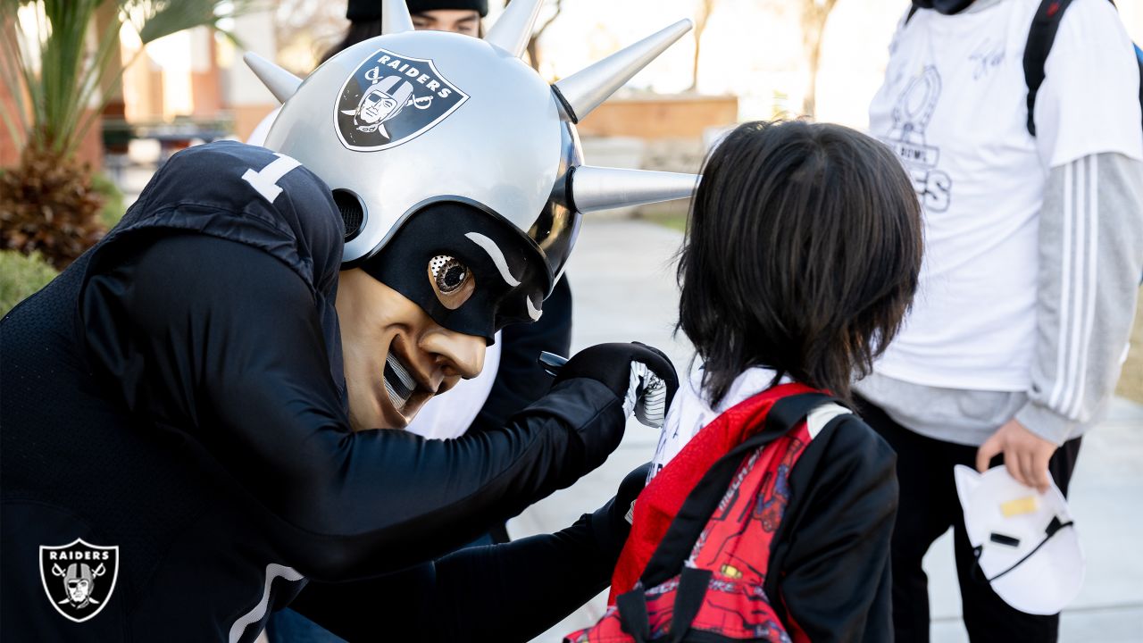 Photos: Elgton Jenkins visits Boys & Girls Clubs of Las Vegas event