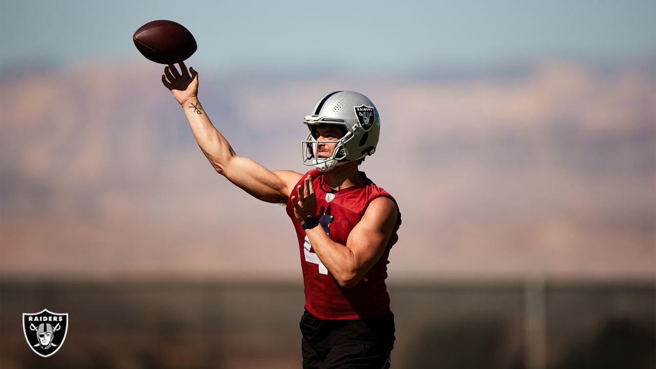 2020 Position Battle: It's Derek Carr's quarterback room once again