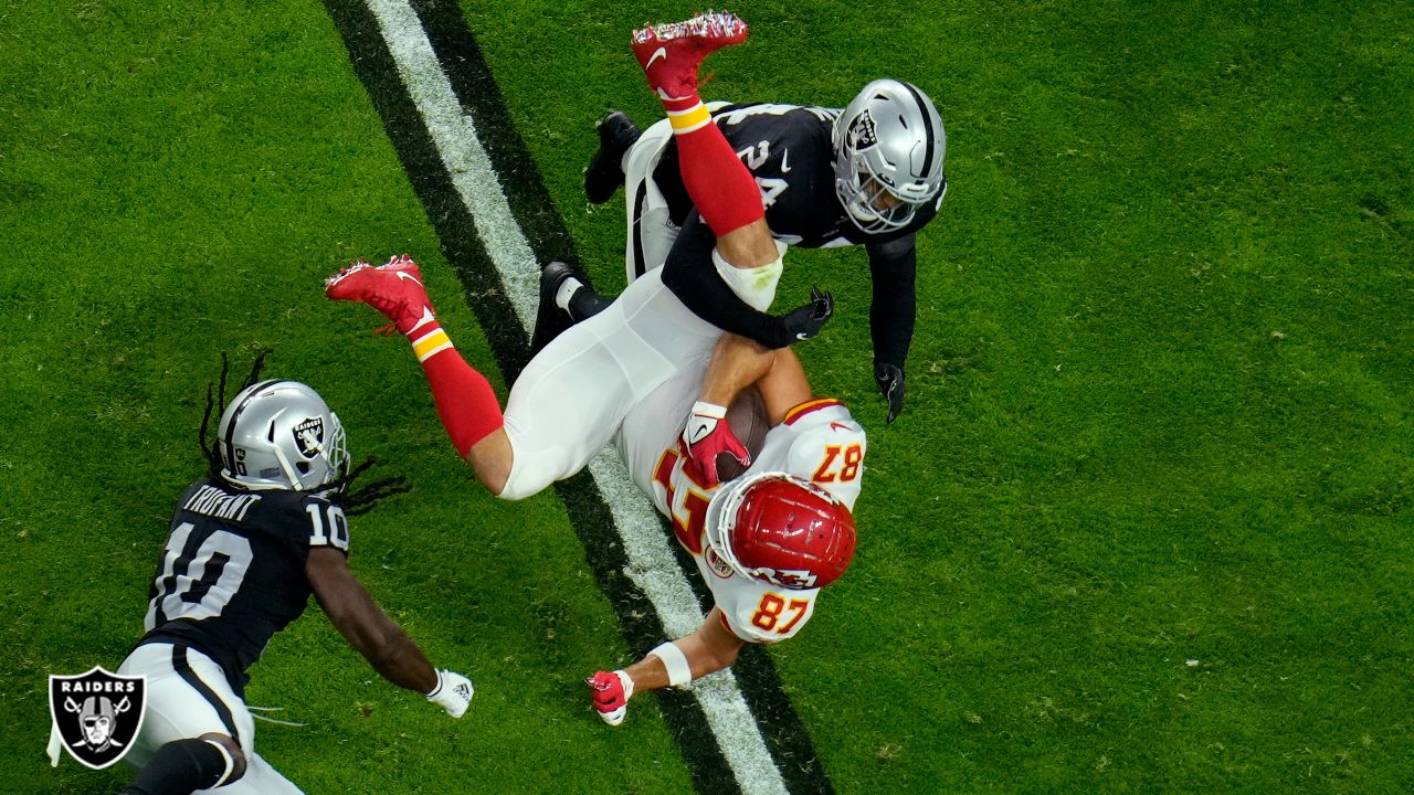 Possible Weapon?: Raiders Linesman Spots Scissors on Field During Kansas  City Chiefs Fixture - EssentiallySports