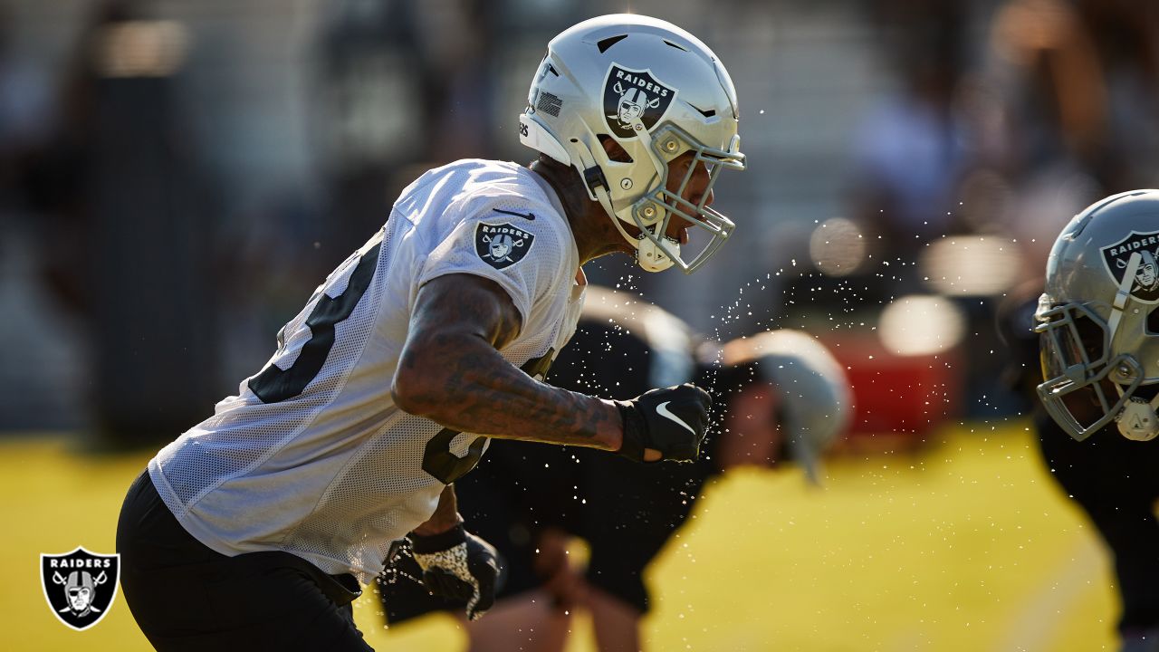 Las Vegas Raiders tight end Darren Waller (83) cuts up field past Tampa Bay  Buccaneers cornerba …