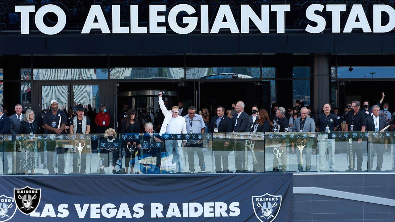 Chargers brilliantly troll Raiders fans on SoFi Stadium ticket page.